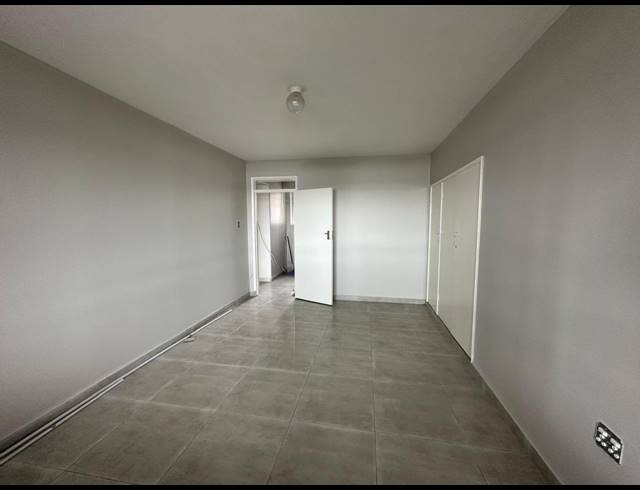 1.5 BEDROOM APARTMENT TO LET IN ESPLANADE
